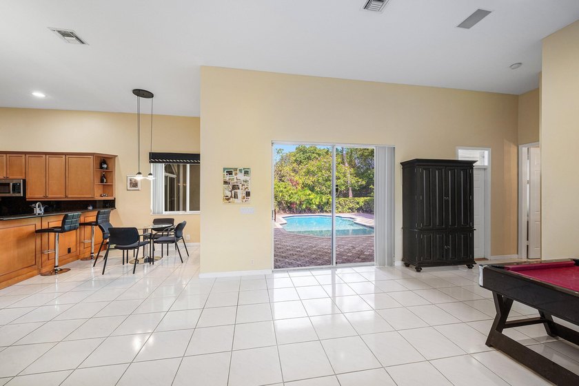 Welcome to your own private oasis. Nestled on a quiet cul-de-sac - photo 21