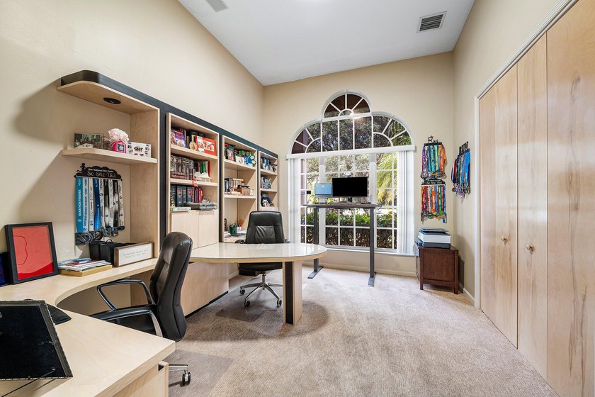 Welcome to your own private oasis. Nestled on a quiet cul-de-sac - photo 22