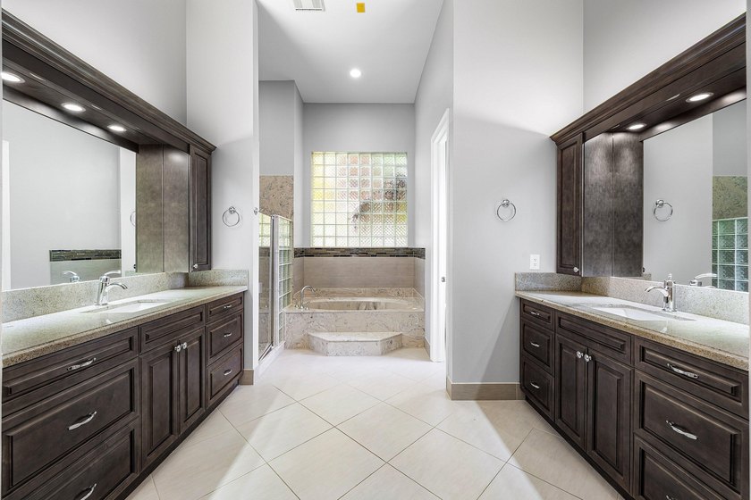 Welcome to your own private oasis. Nestled on a quiet cul-de-sac - photo 26