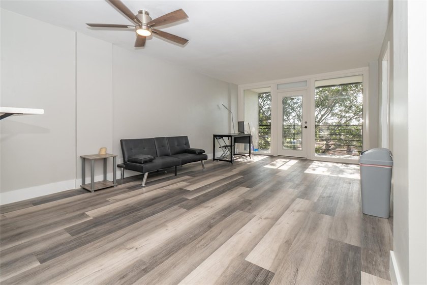 Top floor, corner unit with great water views and sunsets - photo 12
