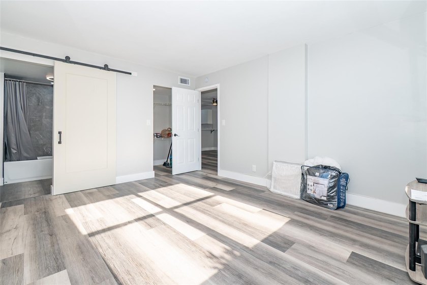Top floor, corner unit with great water views and sunsets - photo 17