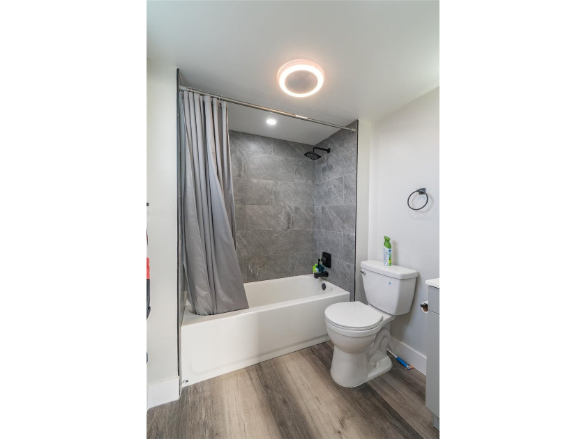 Top floor, corner unit with great water views and sunsets - photo 21