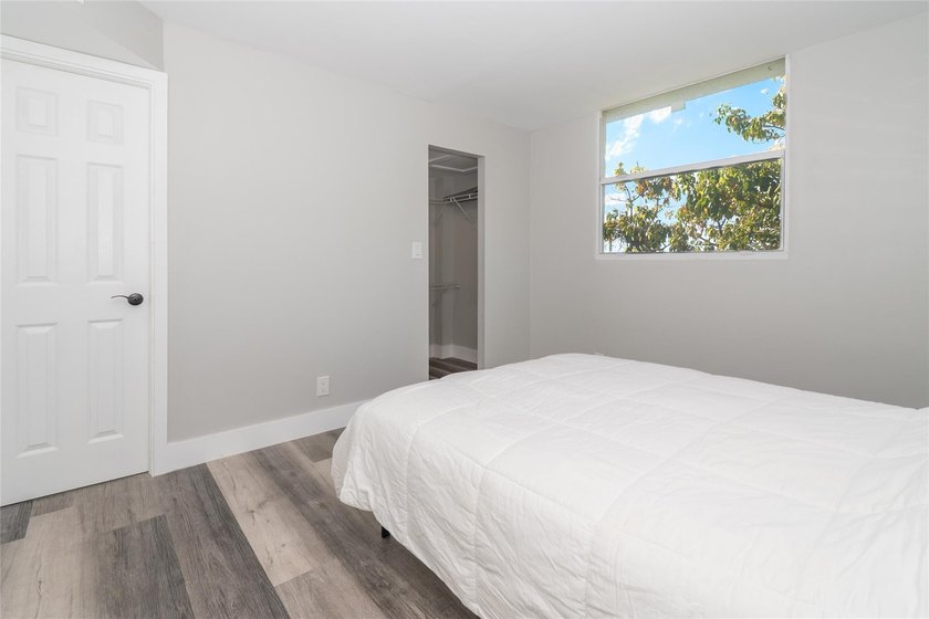 Top floor, corner unit with great water views and sunsets - photo 26