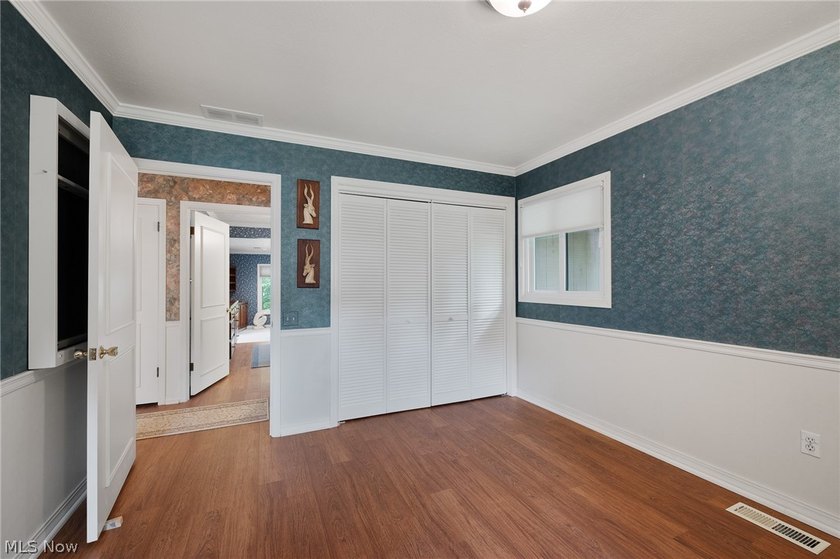 Sprawling ranch on 0.45 acres backing up to Metroparks in - photo 28