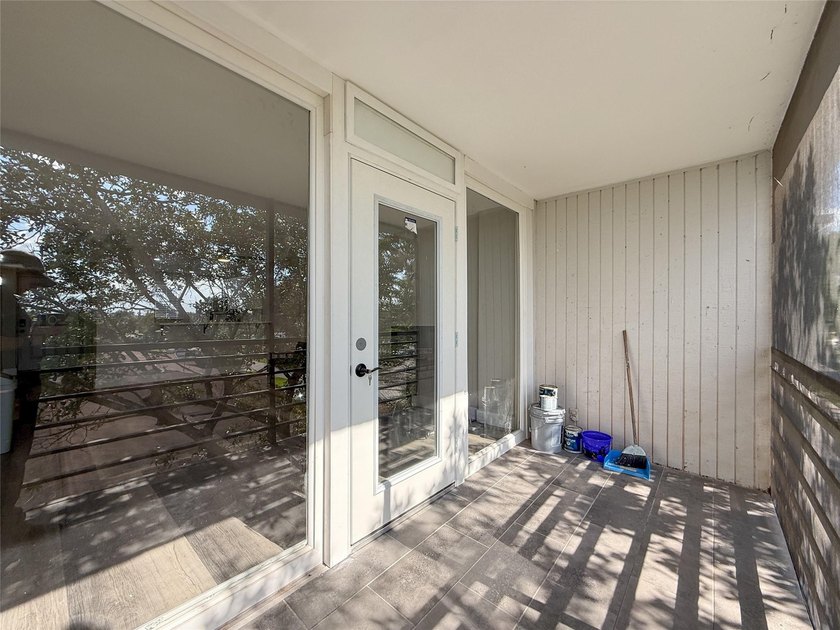 Top floor, corner unit with great water views and sunsets - photo 32