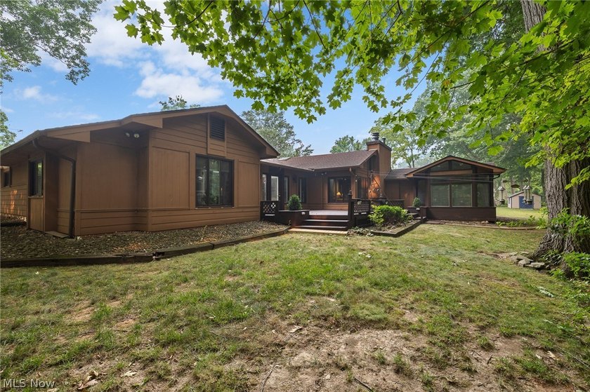 Sprawling ranch on 0.45 acres backing up to Metroparks in - photo 33