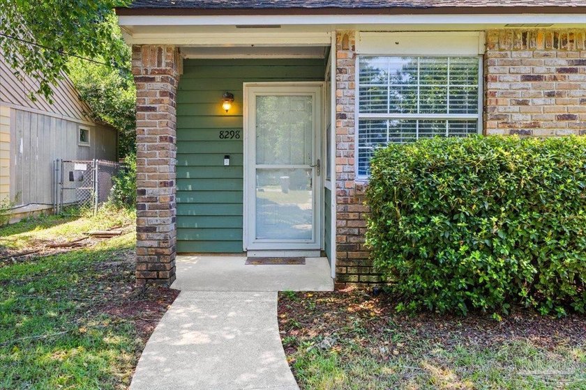 Charming 1 bedroom, 1 bath townhome offering 643 square feet of - photo 3