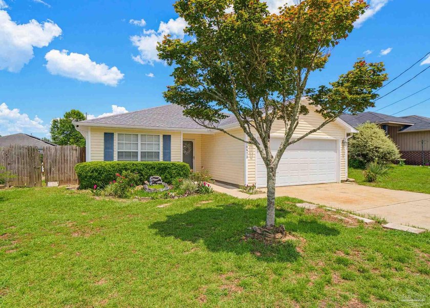 Welcome to 10672 Senegal Dr., Pensacola, FL! This - photo 3