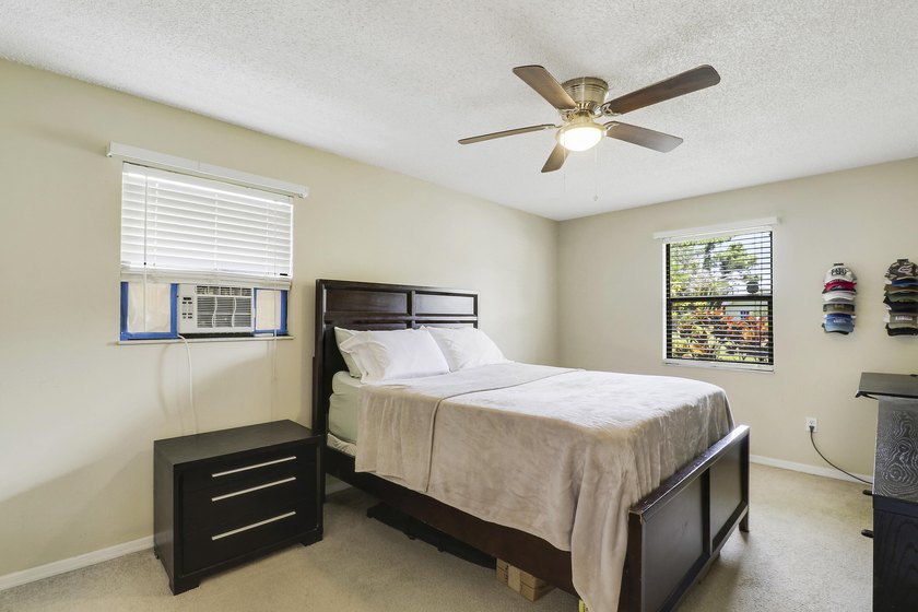 Discover this charming 2Bd, 2Ba Single Family home. Centrally - photo 13