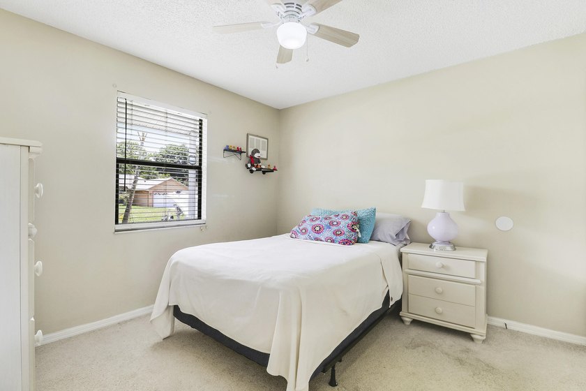 Discover this charming 2Bd, 2Ba Single Family home. Centrally - photo 15