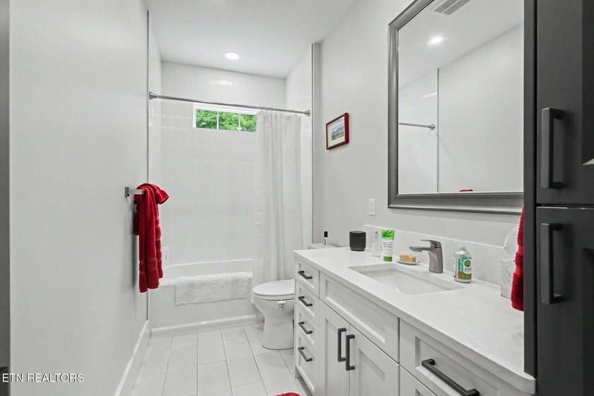 Luxury Meets Nature at 428 Ingoti Lane Nestled among mature - photo 22