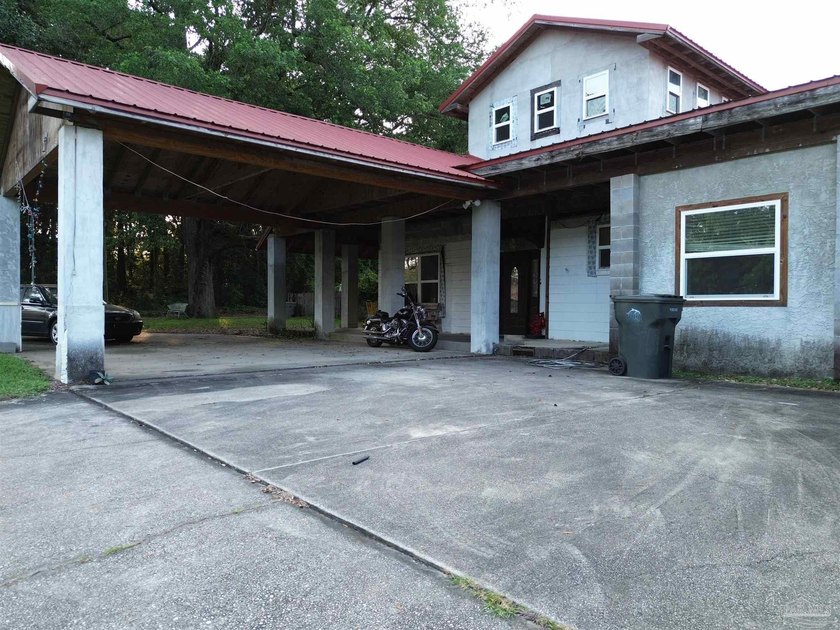 A One-of-a-Kind Opportunity! Offered near land value and zoned - photo 4