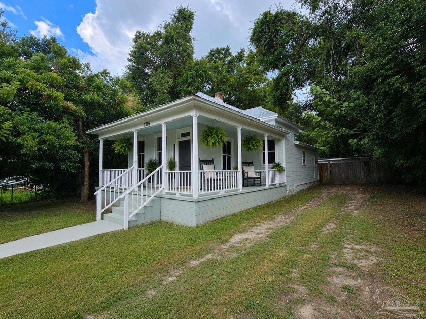 12 Foot Ceilings on this beautifully remodeled home that was - photo 3