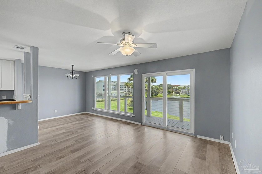 Beautiful 2 bedroom, 2 bath waterfront condo in Gulf Breeze - photo 5