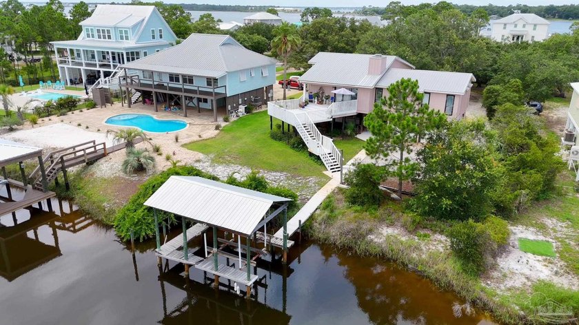 This warm and welcoming Ono Island waterfront home in Orange - photo 3