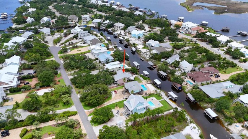 This warm and welcoming Ono Island waterfront home in Orange - photo 6