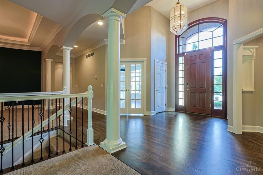 Custom built brick &amp; stone ranch on cul-de-sac in one of Mason's - photo 4