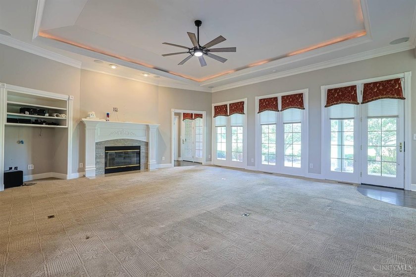 Custom built brick &amp; stone ranch on cul-de-sac in one of Mason's - photo 6