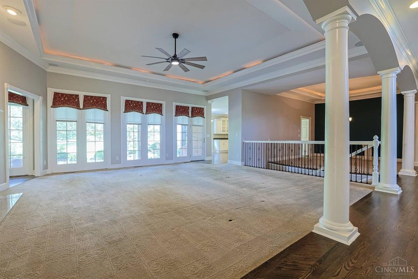 Custom built brick &amp; stone ranch on cul-de-sac in one of Mason's - photo 9