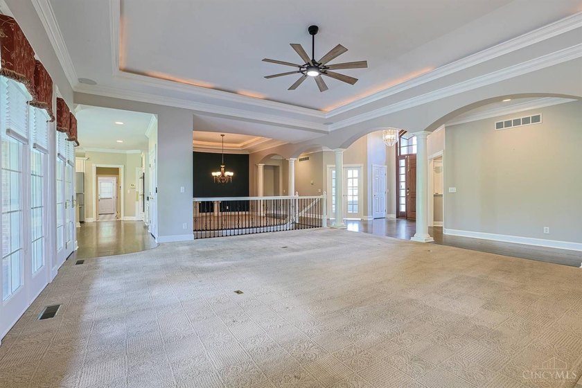 Custom built brick &amp; stone ranch on cul-de-sac in one of Mason's - photo 10