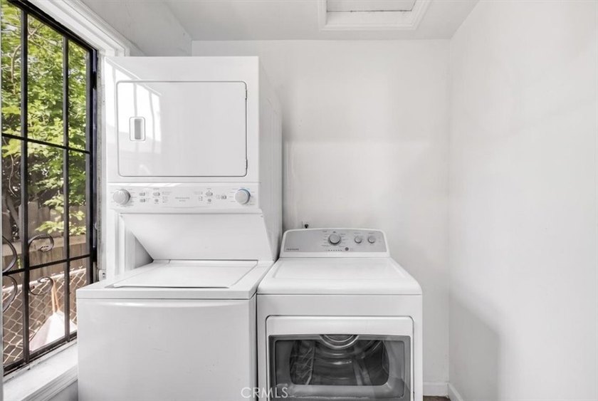 Income producing duplex in family friendly neighborhood. Each - photo 14