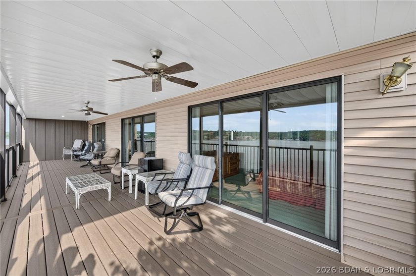 Life at Lake of the Ozarks is calling with this Gorgeous Condo - photo 16