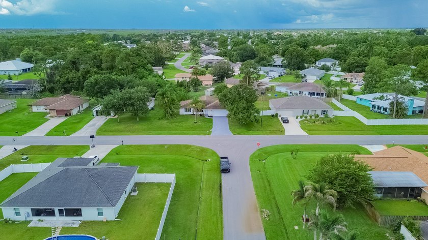 Opportunity awaits! This freshly painted 2-bedroom, 2-bath home - photo 22