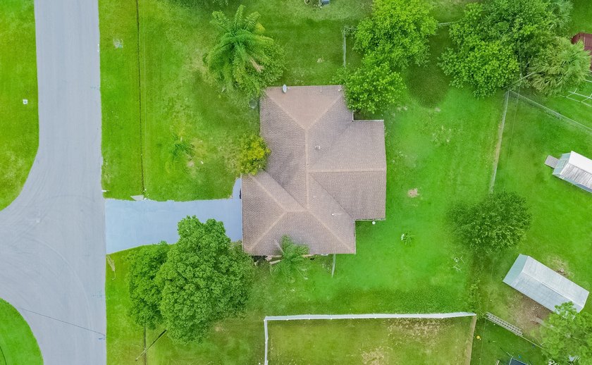 Opportunity awaits! This freshly painted 2-bedroom, 2-bath home - photo 23