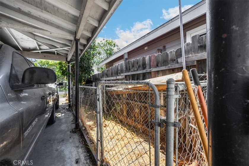 Income producing duplex in family friendly neighborhood. Each - photo 32
