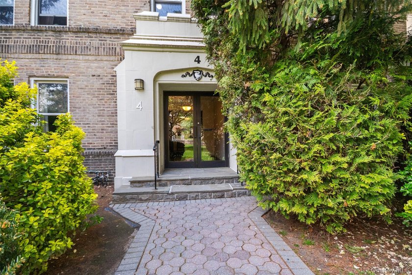 Welcome to Wellington Court, a well-maintained cooperative - photo 3