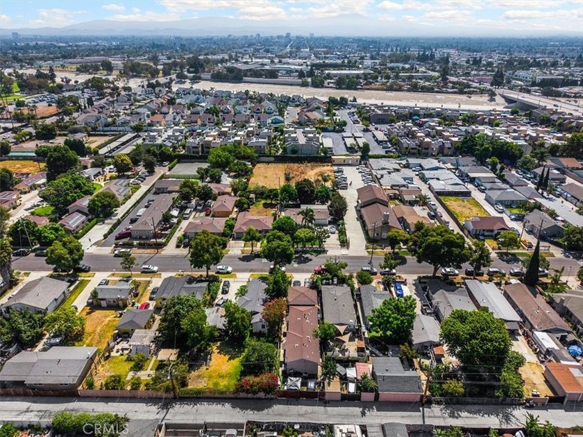 Income producing duplex in family friendly neighborhood. Each - photo 37