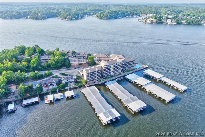 Life at Lake of the Ozarks is calling with this Gorgeous Condo - photo 38