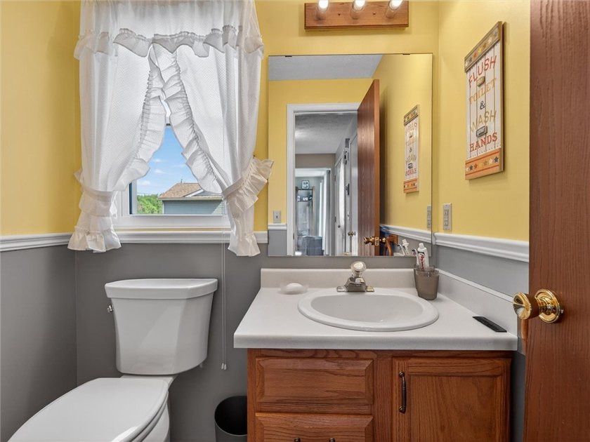 Past delayed negotiations! You will LOVE this WELL MAINTAINED - photo 17