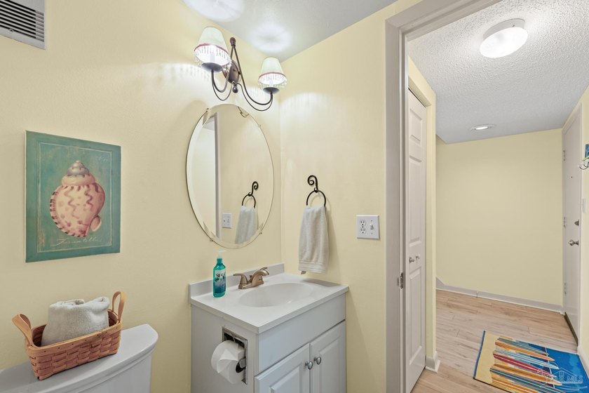 Welcome to Paradise! Fully furnished, freshly painted, new - photo 22