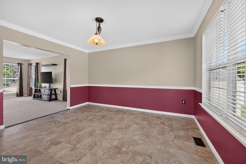 Welcome to 43 Nita Drive in the desirable Garrison Lake Green - photo 12