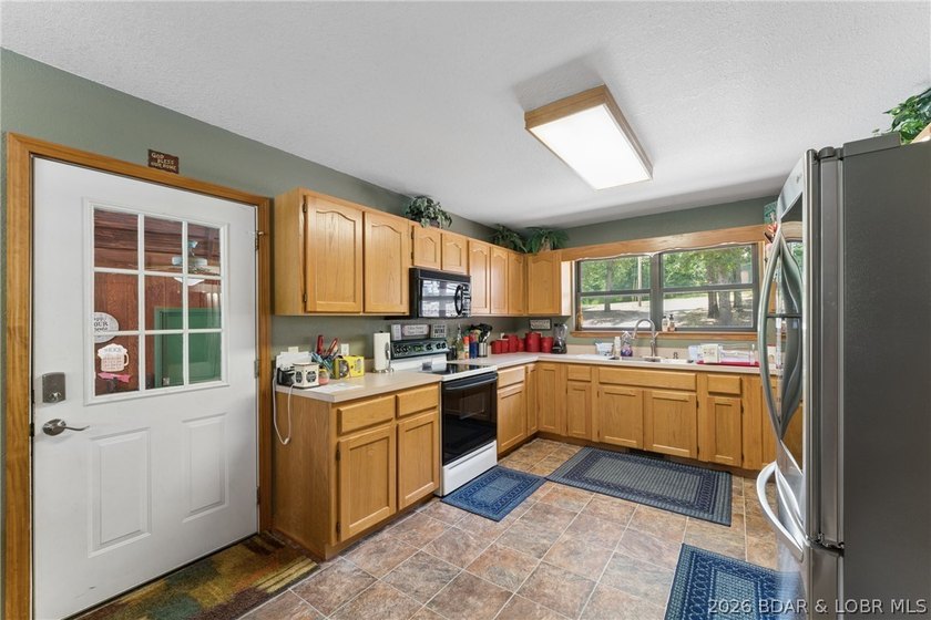 Lakefront living at its finest on the 84 MM! Welcome to 23069 - photo 13