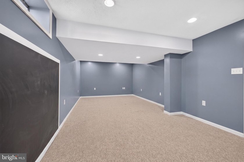 Welcome to 43 Nita Drive in the desirable Garrison Lake Green - photo 13