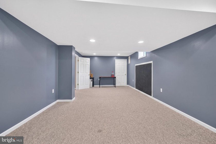 Welcome to 43 Nita Drive in the desirable Garrison Lake Green - photo 14