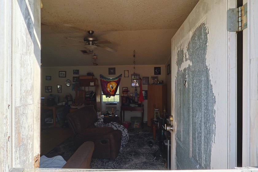 Freeport 5-acre parcel with 3BR/2BA mobile home (2000). Wooded - photo 6