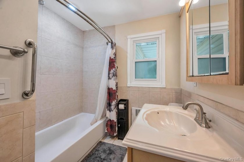 Charming 4-bedroom, 1-bath ranch situated on a tremendous - photo 16
