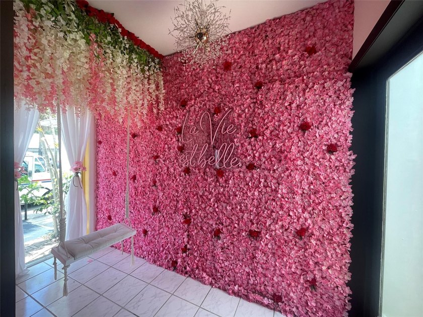 Las Olas exclusive. Welcome to Paradise. Invision your dream at - photo 16
