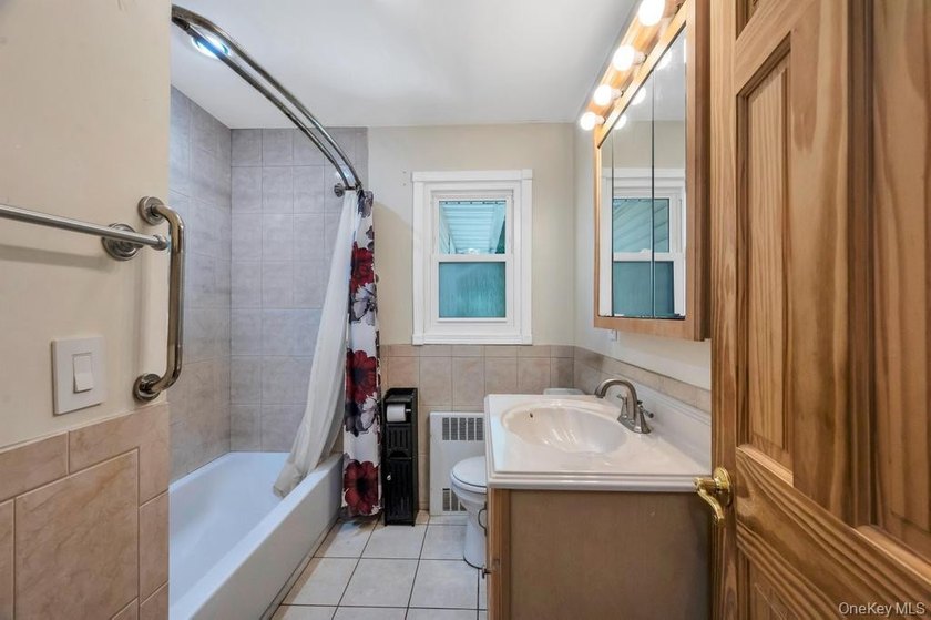 Charming 4-bedroom, 1-bath ranch situated on a tremendous - photo 17