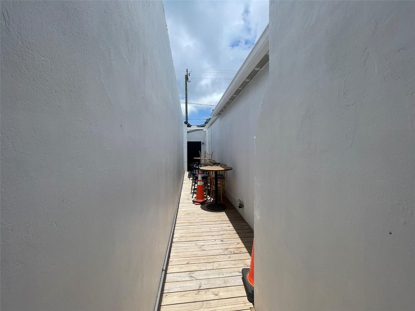 Las Olas exclusive. Welcome to Paradise. Invision your dream at - photo 17