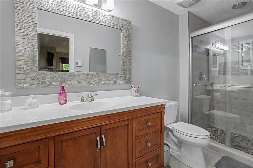 Welcome home to this beautifully maintained 2-bedroom, 2-bath - photo 19