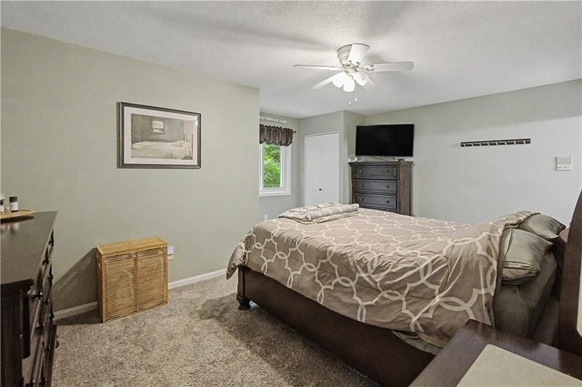Welcome home to this beautifully maintained 2-bedroom, 2-bath - photo 24