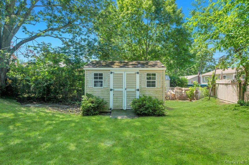 Charming 4-bedroom, 1-bath ranch situated on a tremendous - photo 27