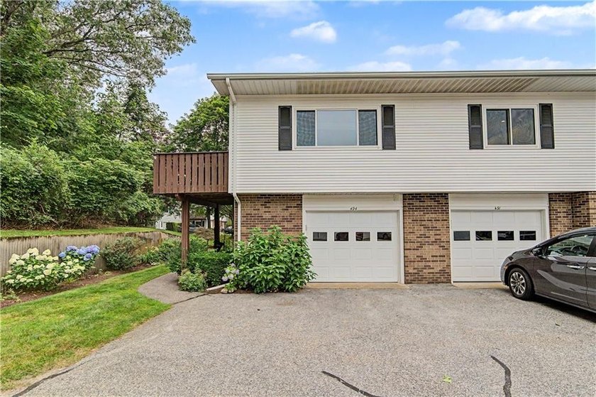 Welcome home to this beautifully maintained 2-bedroom, 2-bath - photo 27