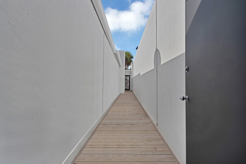 Las Olas exclusive. Welcome to Paradise. Invision your dream at - photo 36