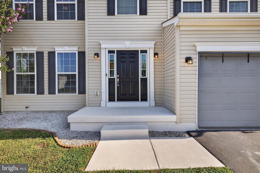 Welcome to 43 Nita Drive in the desirable Garrison Lake Green - photo 41