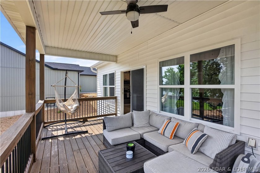 Enjoy waterfront living in this stunning 4-bedroom, 2.5-bath - photo 12